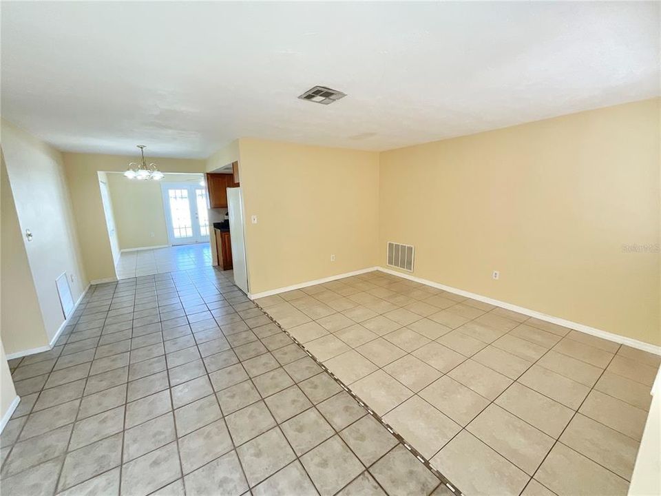For Rent: $1,600 (2 beds, 2 baths, 1105 Square Feet)