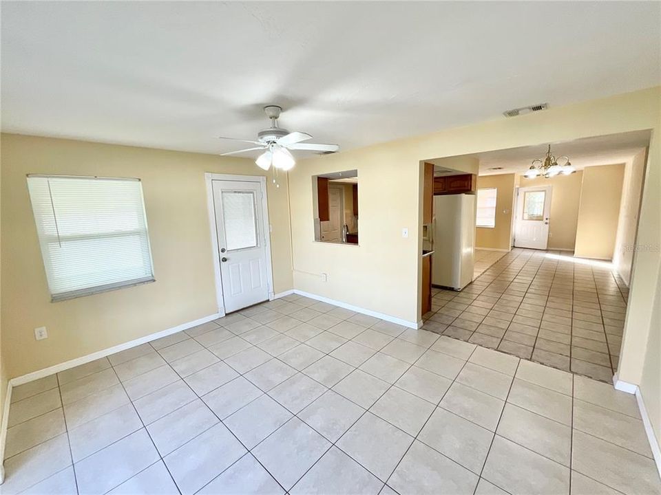 For Rent: $1,600 (2 beds, 2 baths, 1105 Square Feet)