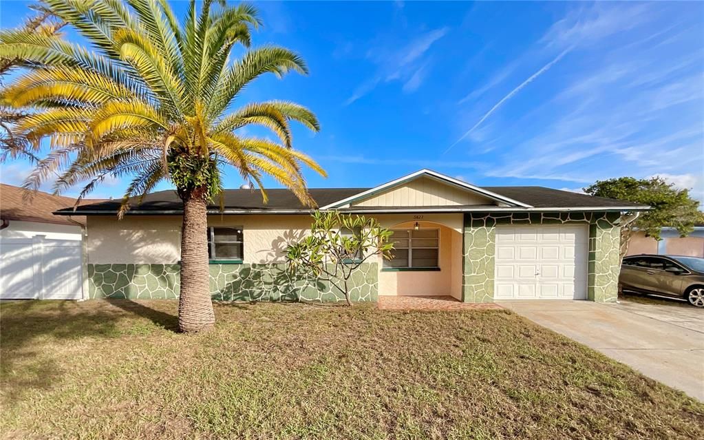 For Rent: $1,600 (2 beds, 2 baths, 1105 Square Feet)