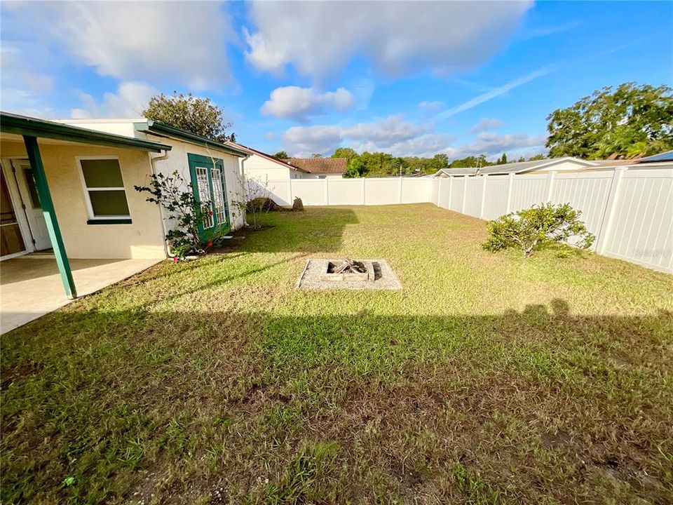 For Rent: $1,600 (2 beds, 2 baths, 1105 Square Feet)