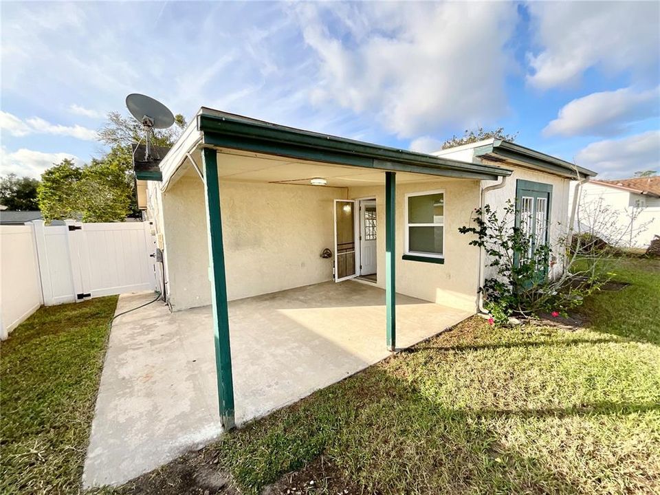 For Rent: $1,600 (2 beds, 2 baths, 1105 Square Feet)