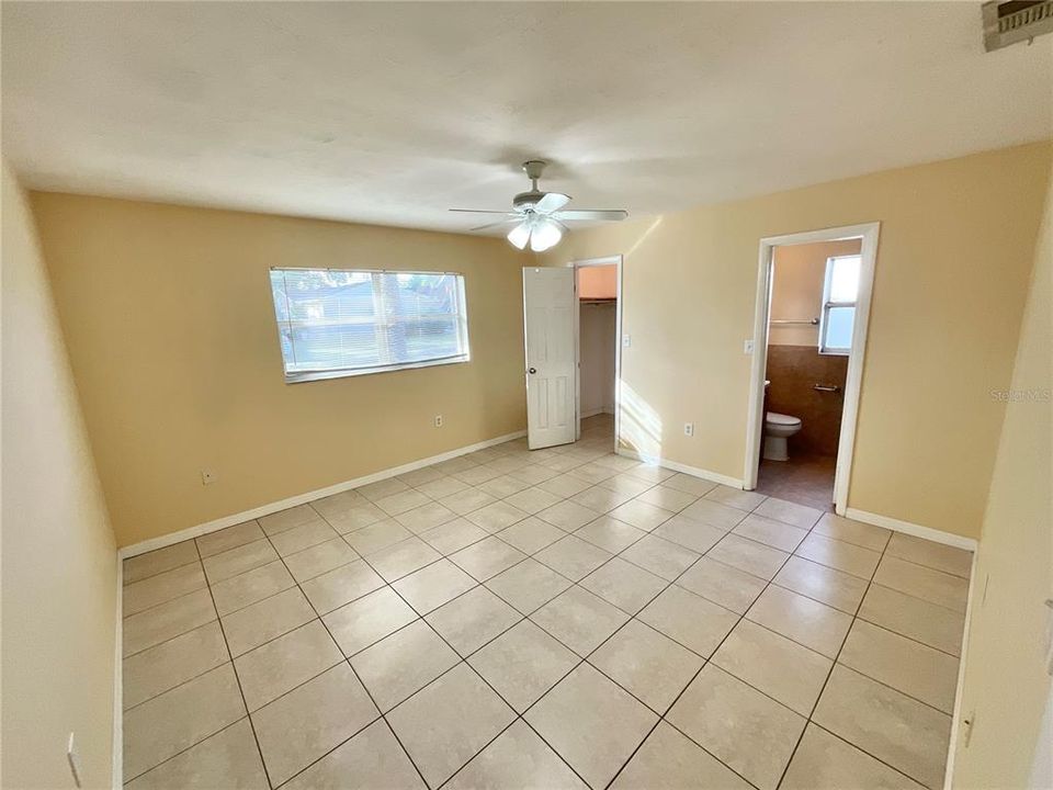 For Rent: $1,600 (2 beds, 2 baths, 1105 Square Feet)