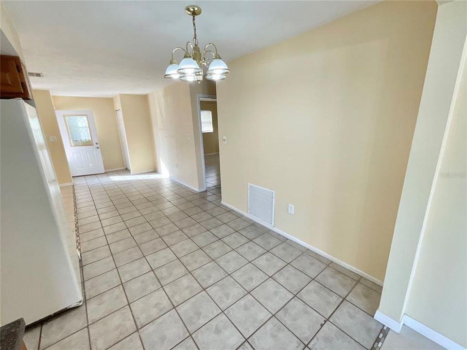 For Rent: $1,600 (2 beds, 2 baths, 1105 Square Feet)
