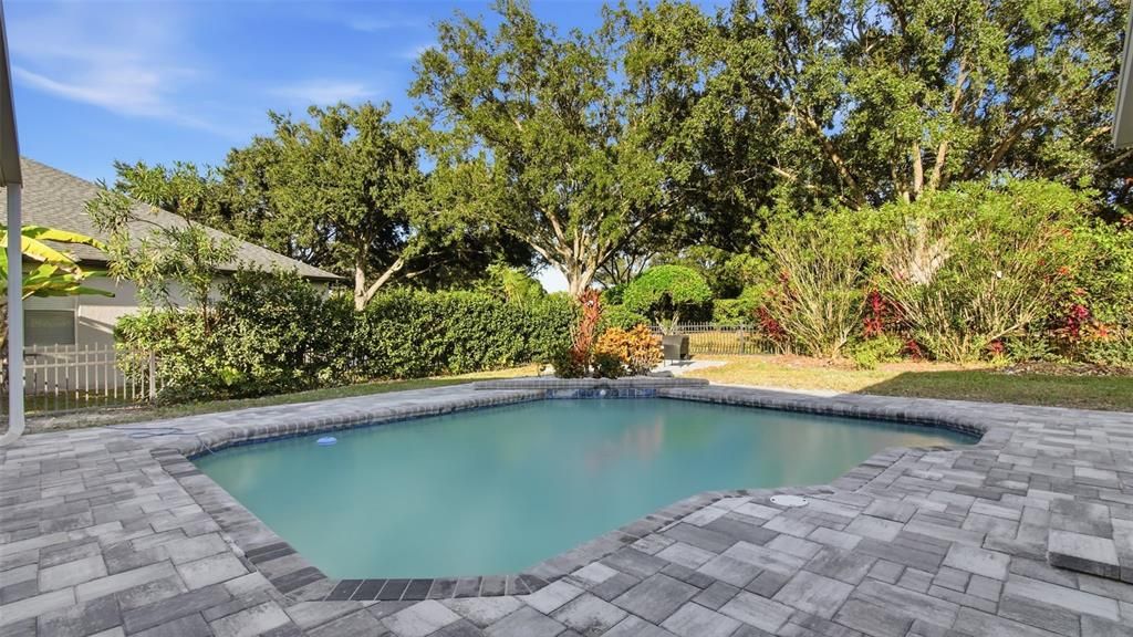 Под контрактом: $839,000 (4 спален, 3 ванн, 2598 Квадратных фут)