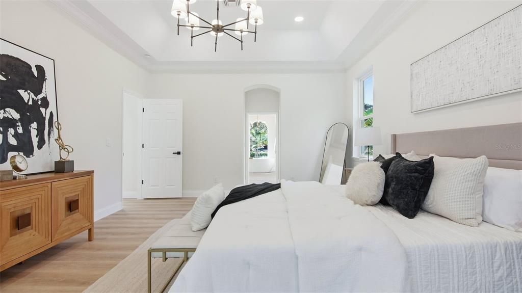 Под контрактом: $839,000 (4 спален, 3 ванн, 2598 Квадратных фут)