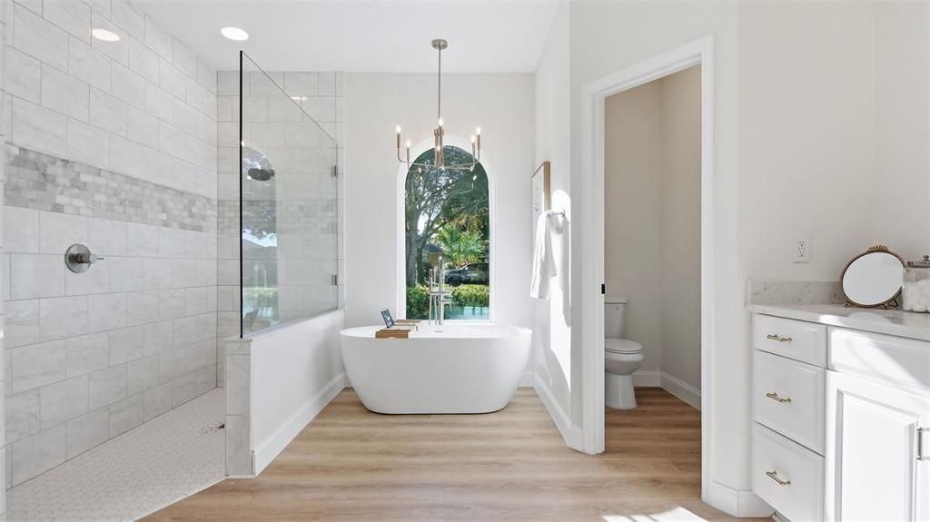 Под контрактом: $839,000 (4 спален, 3 ванн, 2598 Квадратных фут)