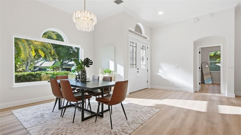 Под контрактом: $839,000 (4 спален, 3 ванн, 2598 Квадратных фут)