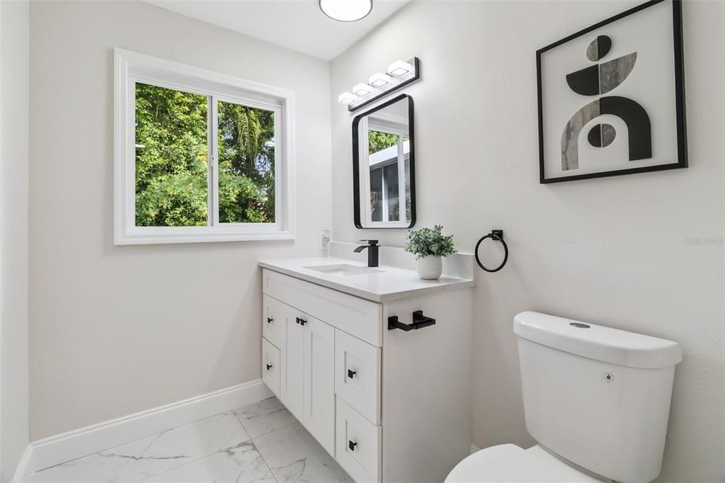 合同活跃: $400,000 (4 贝兹, 3 浴室, 2158 平方英尺)