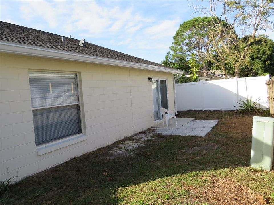 For Sale: $285,900 (3 beds, 2 baths, 1086 Square Feet)