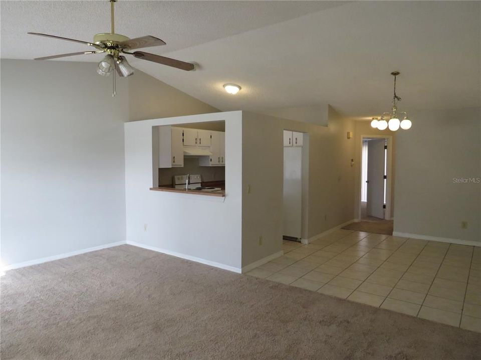 For Sale: $285,900 (3 beds, 2 baths, 1086 Square Feet)
