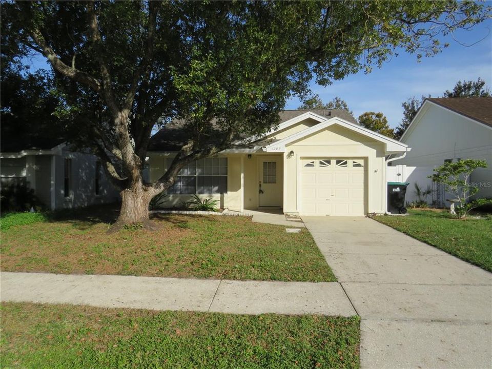 For Sale: $285,900 (3 beds, 2 baths, 1086 Square Feet)