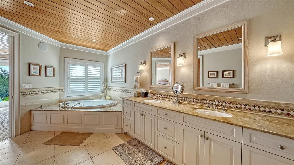 На продажу: $5,495,000 (3 спален, 3 ванн, 3280 Квадратных фут)