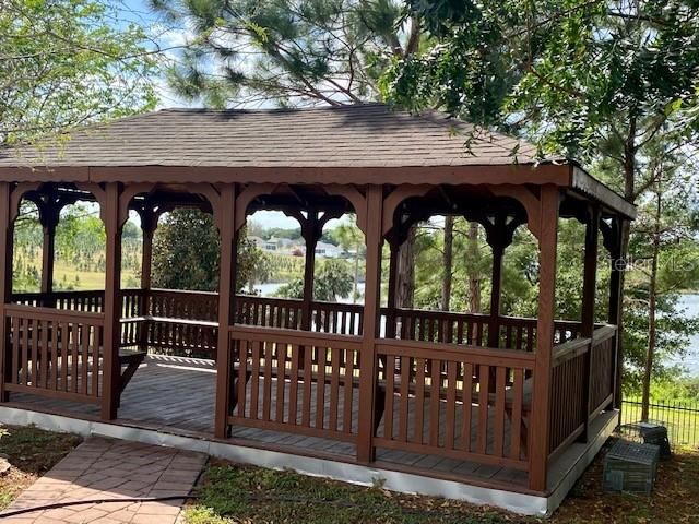 For Sale: $230,000 (2 beds, 2 baths, 1057 Square Feet)