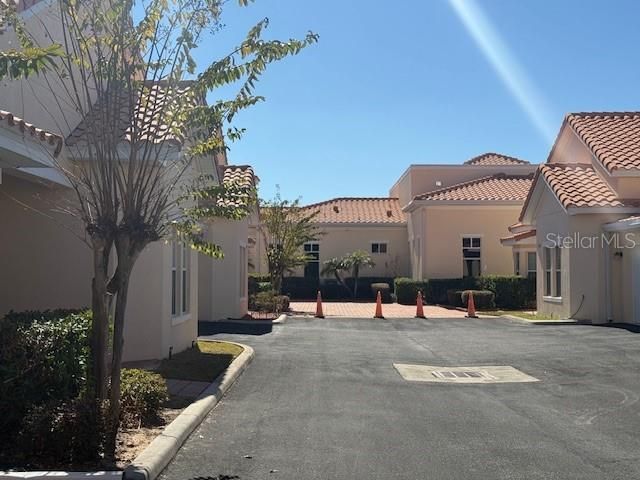 For Sale: $230,000 (2 beds, 2 baths, 1057 Square Feet)