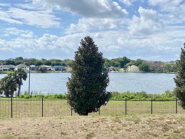 For Sale: $230,000 (2 beds, 2 baths, 1057 Square Feet)