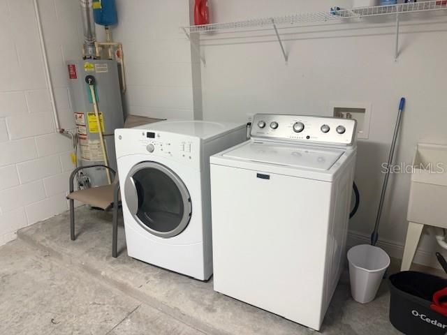 For Sale: $230,000 (2 beds, 2 baths, 1057 Square Feet)