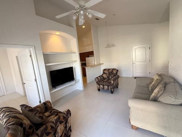 For Sale: $230,000 (2 beds, 2 baths, 1057 Square Feet)