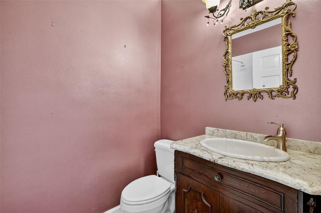 合同活跃: $769,000 (4 贝兹, 3 浴室, 3315 平方英尺)