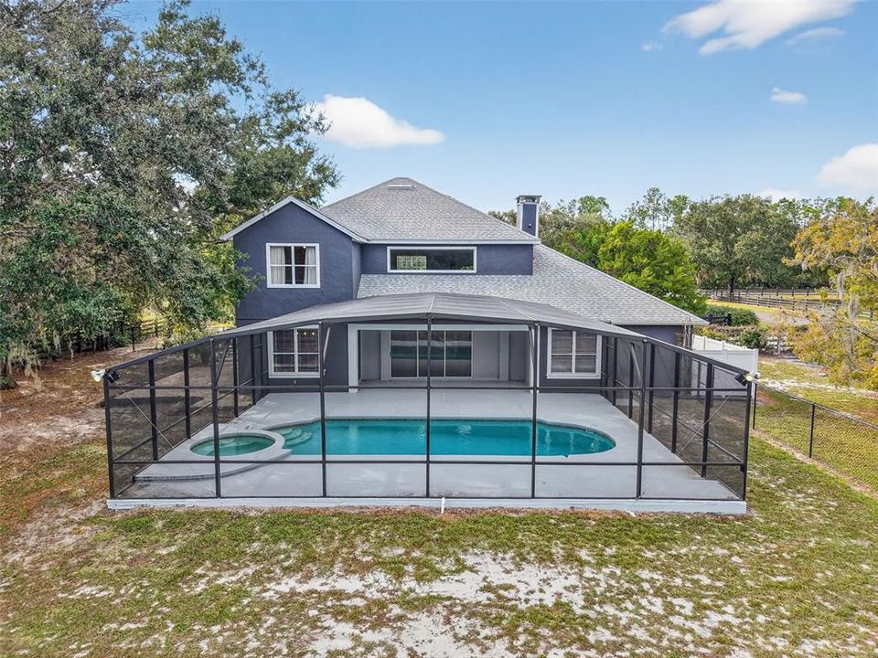 合同活跃: $769,000 (4 贝兹, 3 浴室, 3315 平方英尺)