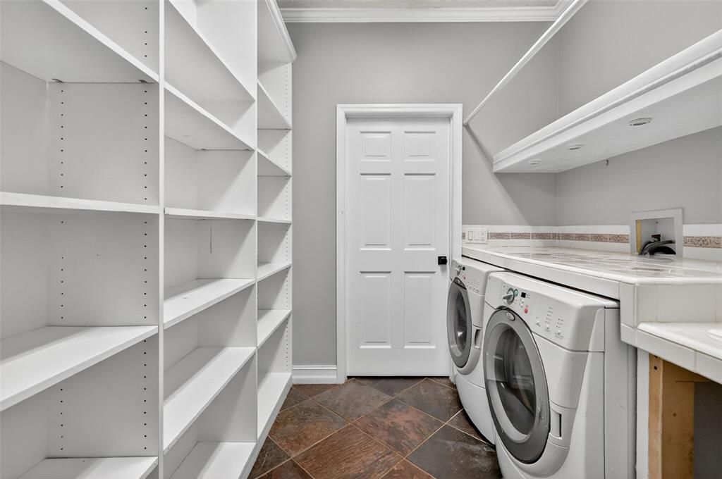 合同活跃: $769,000 (4 贝兹, 3 浴室, 3315 平方英尺)