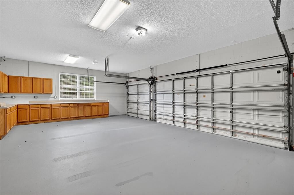 合同活跃: $769,000 (4 贝兹, 3 浴室, 3315 平方英尺)