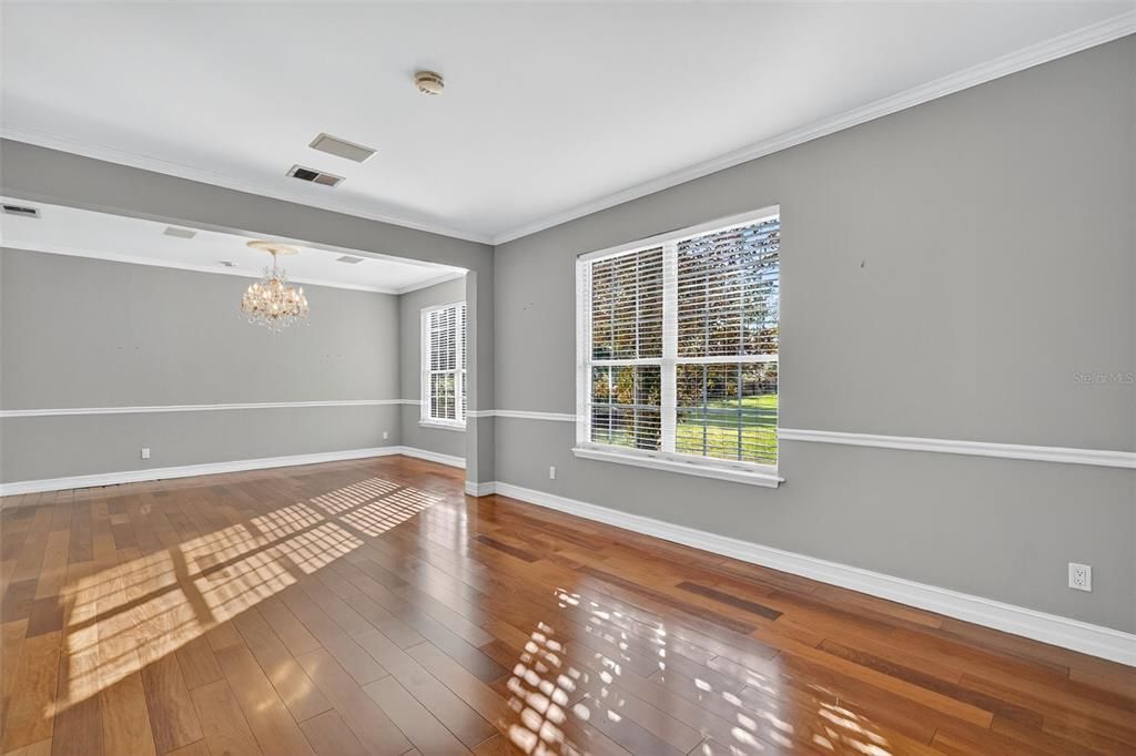 合同活跃: $769,000 (4 贝兹, 3 浴室, 3315 平方英尺)