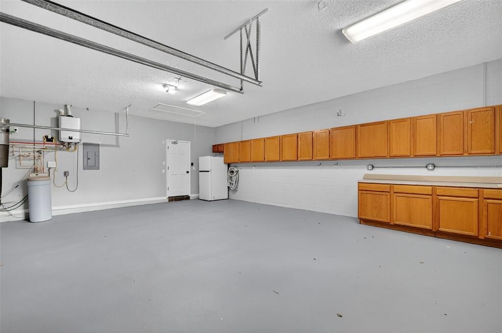 合同活跃: $769,000 (4 贝兹, 3 浴室, 3315 平方英尺)