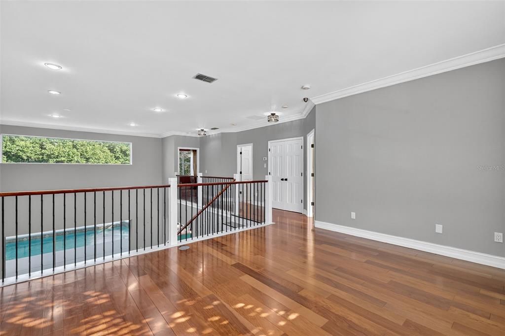 合同活跃: $769,000 (4 贝兹, 3 浴室, 3315 平方英尺)