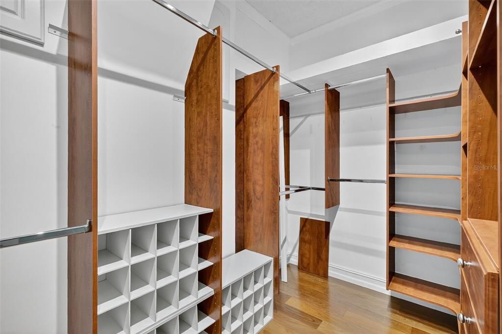 合同活跃: $769,000 (4 贝兹, 3 浴室, 3315 平方英尺)