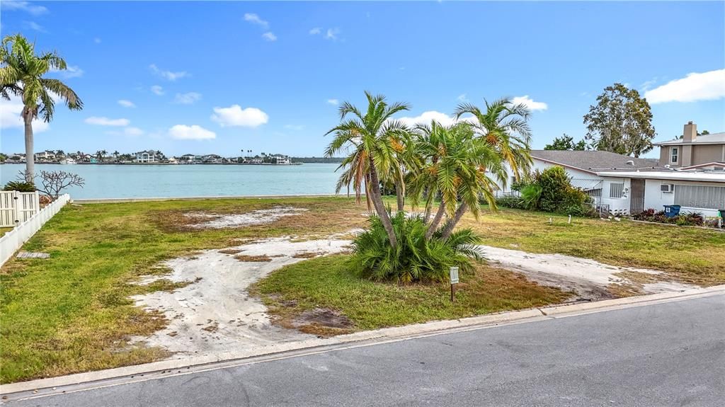 En Venta: $1,750,000 (0.31 acres)