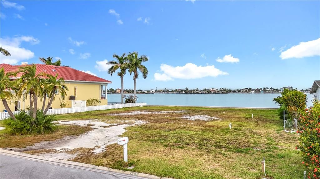 En Venta: $1,750,000 (0.31 acres)