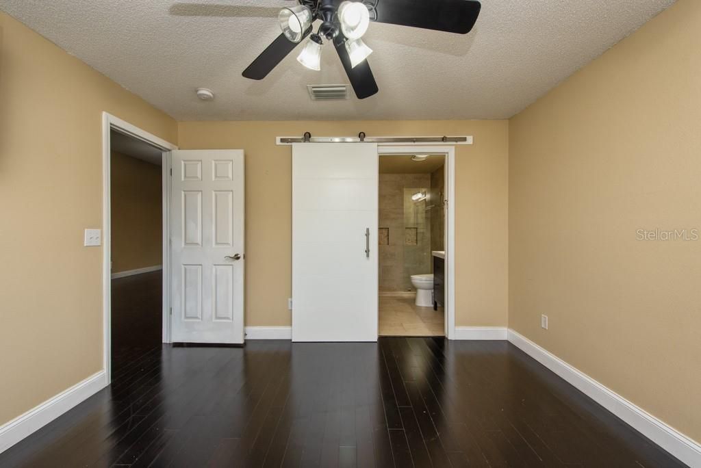 En Venta: $250,000 (2 camas, 2 baños, 1293 Pies cuadrados)