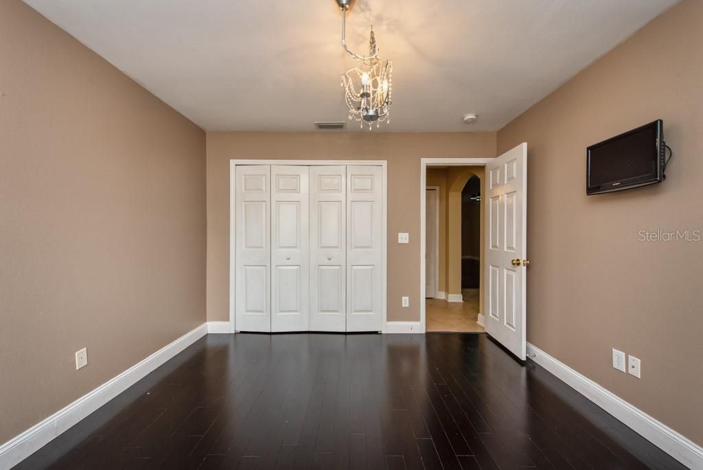 En Venta: $250,000 (2 camas, 2 baños, 1293 Pies cuadrados)