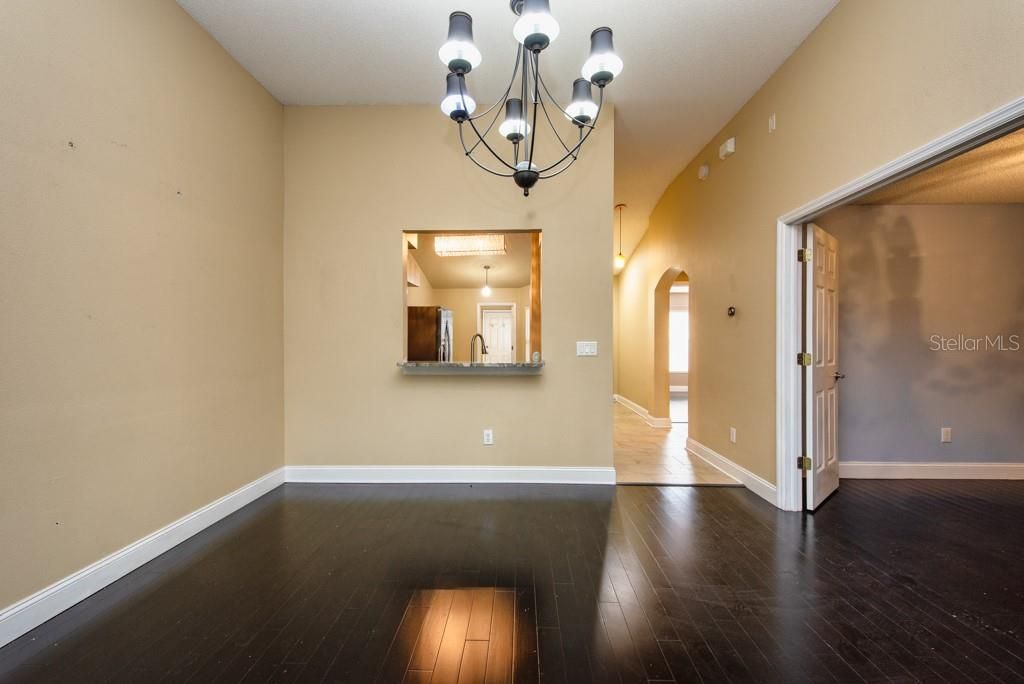 En Venta: $250,000 (2 camas, 2 baños, 1293 Pies cuadrados)