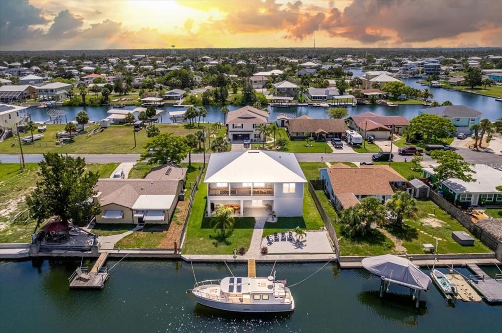 For Sale: $699,000 (2 beds, 2 baths, 1686 Square Feet)