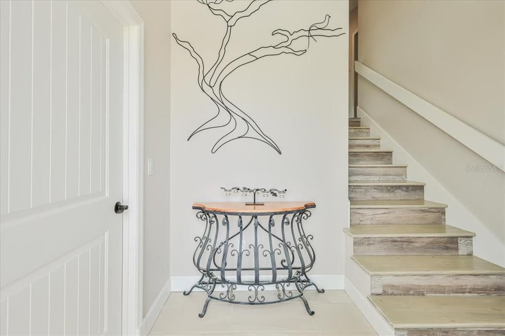 For Sale: $699,000 (2 beds, 2 baths, 1686 Square Feet)