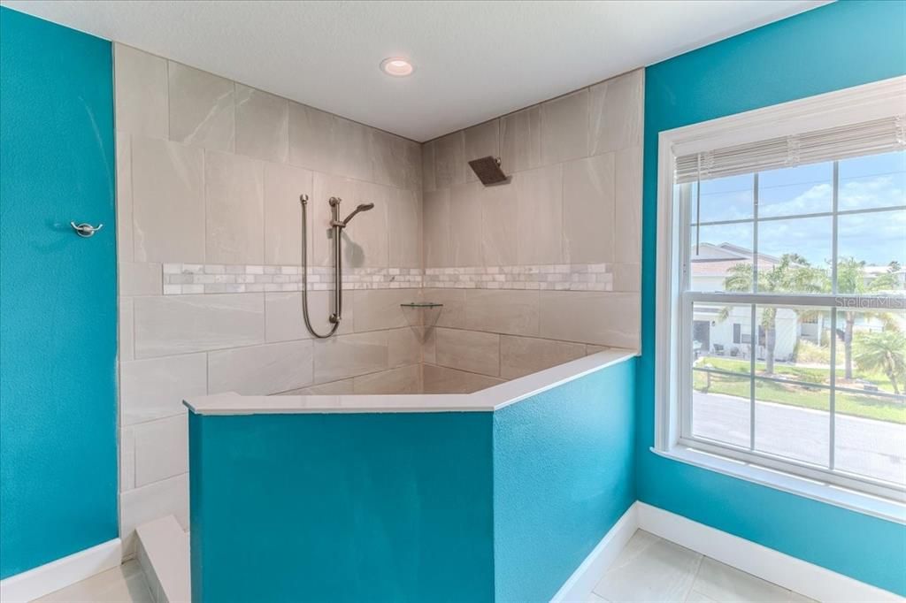 For Sale: $699,000 (2 beds, 2 baths, 1686 Square Feet)