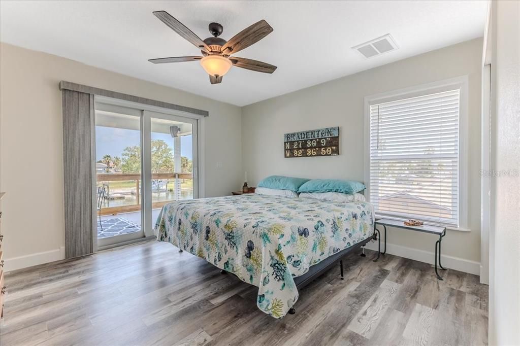 For Sale: $699,000 (2 beds, 2 baths, 1686 Square Feet)