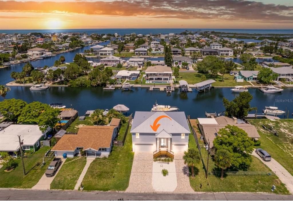 For Sale: $699,000 (2 beds, 2 baths, 1686 Square Feet)