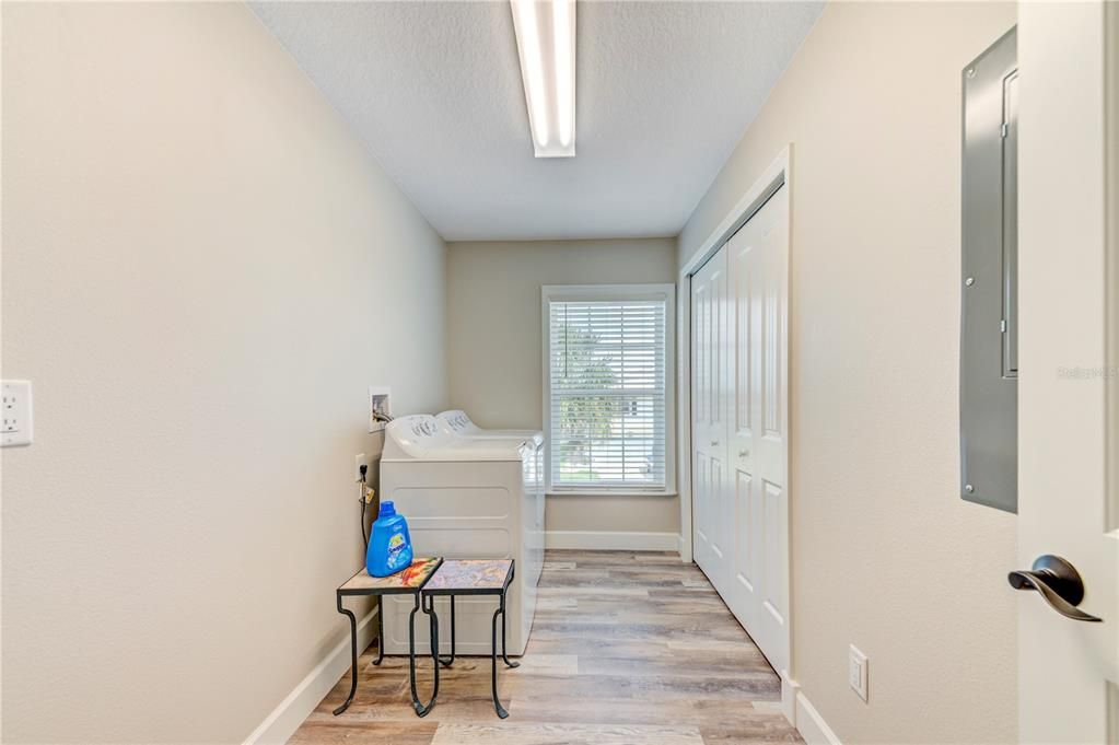 For Sale: $699,000 (2 beds, 2 baths, 1686 Square Feet)