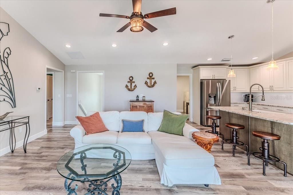 For Sale: $699,000 (2 beds, 2 baths, 1686 Square Feet)