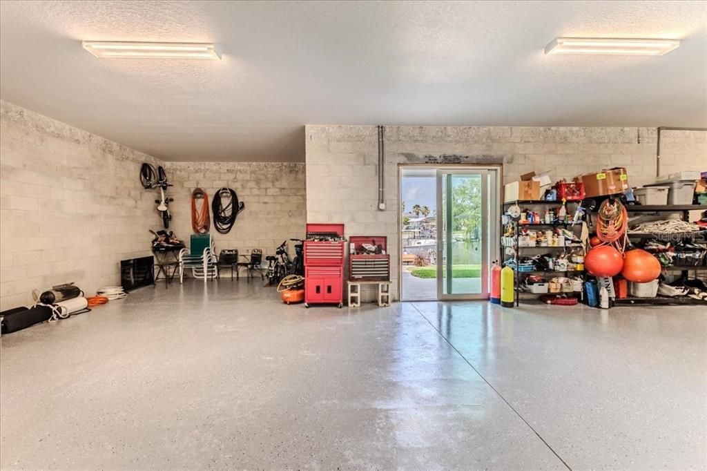 For Sale: $699,000 (2 beds, 2 baths, 1686 Square Feet)