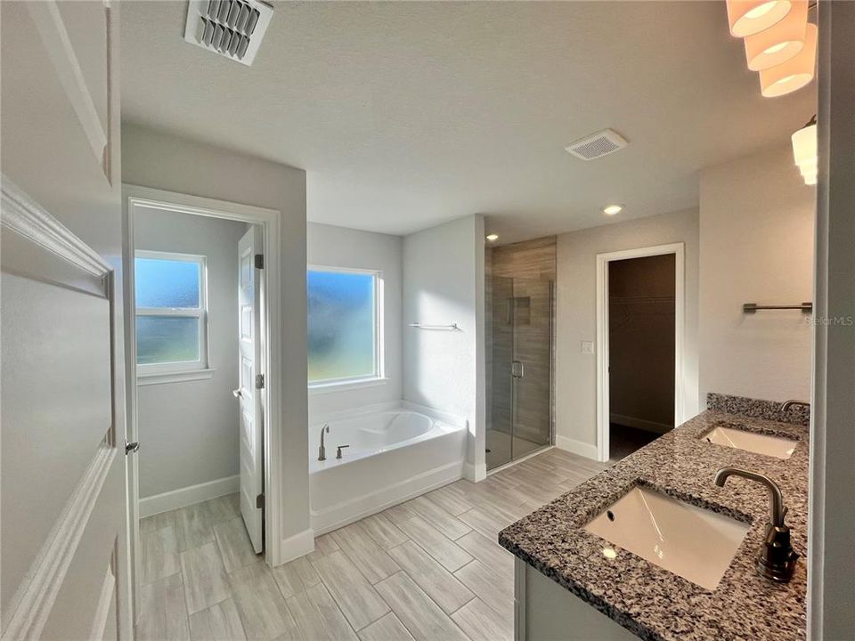 For Sale: $447,000 (4 beds, 3 baths, 3000 Square Feet)