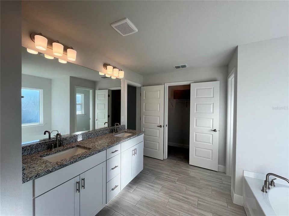 For Sale: $447,000 (4 beds, 3 baths, 3000 Square Feet)