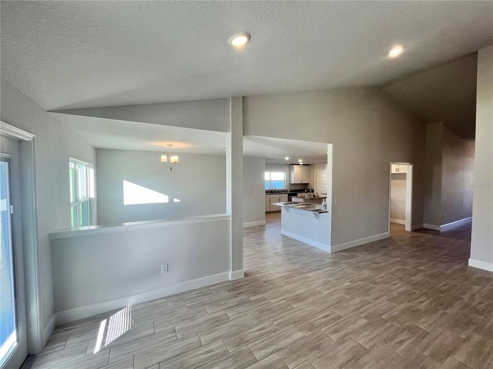 For Sale: $447,000 (4 beds, 3 baths, 3000 Square Feet)