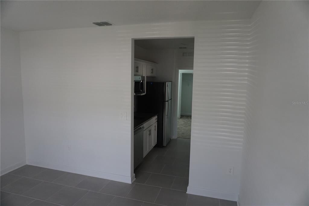 出租: $1,400 (1 贝兹, 1 浴室, 709 平方英尺)