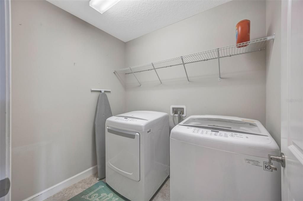 Active With Contract: $445,000 (4 beds, 2 baths, 2334 Square Feet)