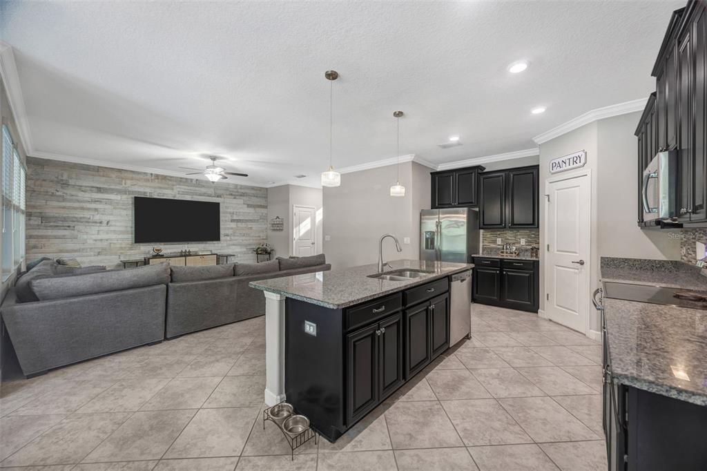 Active With Contract: $445,000 (4 beds, 2 baths, 2334 Square Feet)
