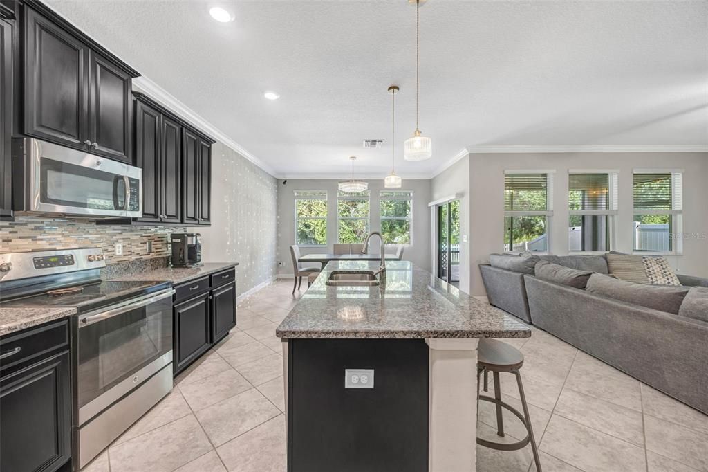 Active With Contract: $445,000 (4 beds, 2 baths, 2334 Square Feet)