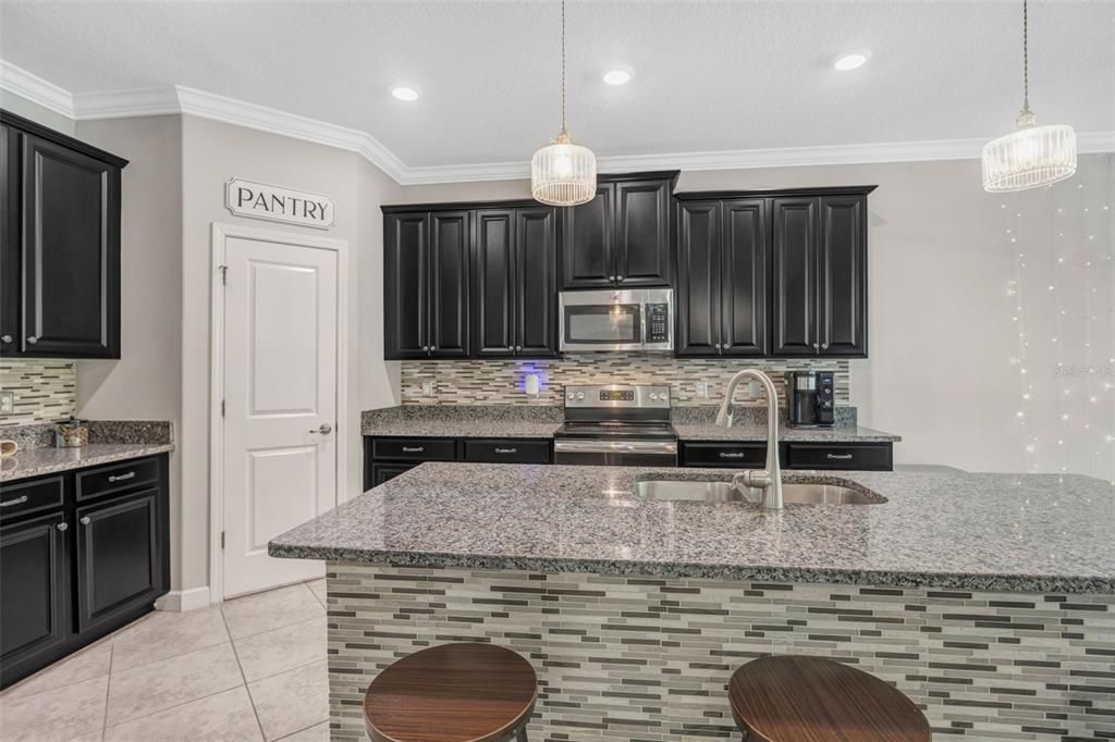 Active With Contract: $445,000 (4 beds, 2 baths, 2334 Square Feet)